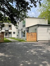 1714 Enfield Rd in Austin, TX - Foto de edificio - Building Photo