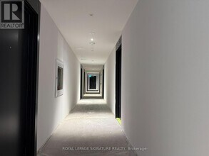 7439 Kingston Rd in Toronto, ON - Building Photo - Building Photo