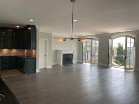 2657 N Clybourn Ave, Unit 2A in Chicago, IL - Building Photo