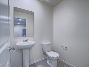 9364 Serene Hbr St in Las Vegas, NV - Building Photo - Building Photo