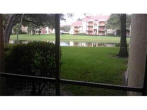 2405 NW 33rd St, Unit 1202 in Oakland Park, FL - Foto de edificio - Building Photo