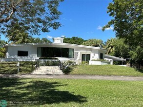 6205 SW 108th St in Miami, FL - Foto de edificio - Building Photo
