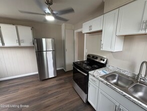 1006 Navaho Pl in Louisville, KY - Building Photo - Building Photo