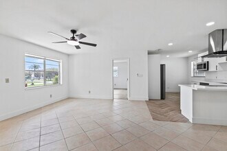 106 NW Curtis St in Port St. Lucie, FL - Building Photo - Building Photo