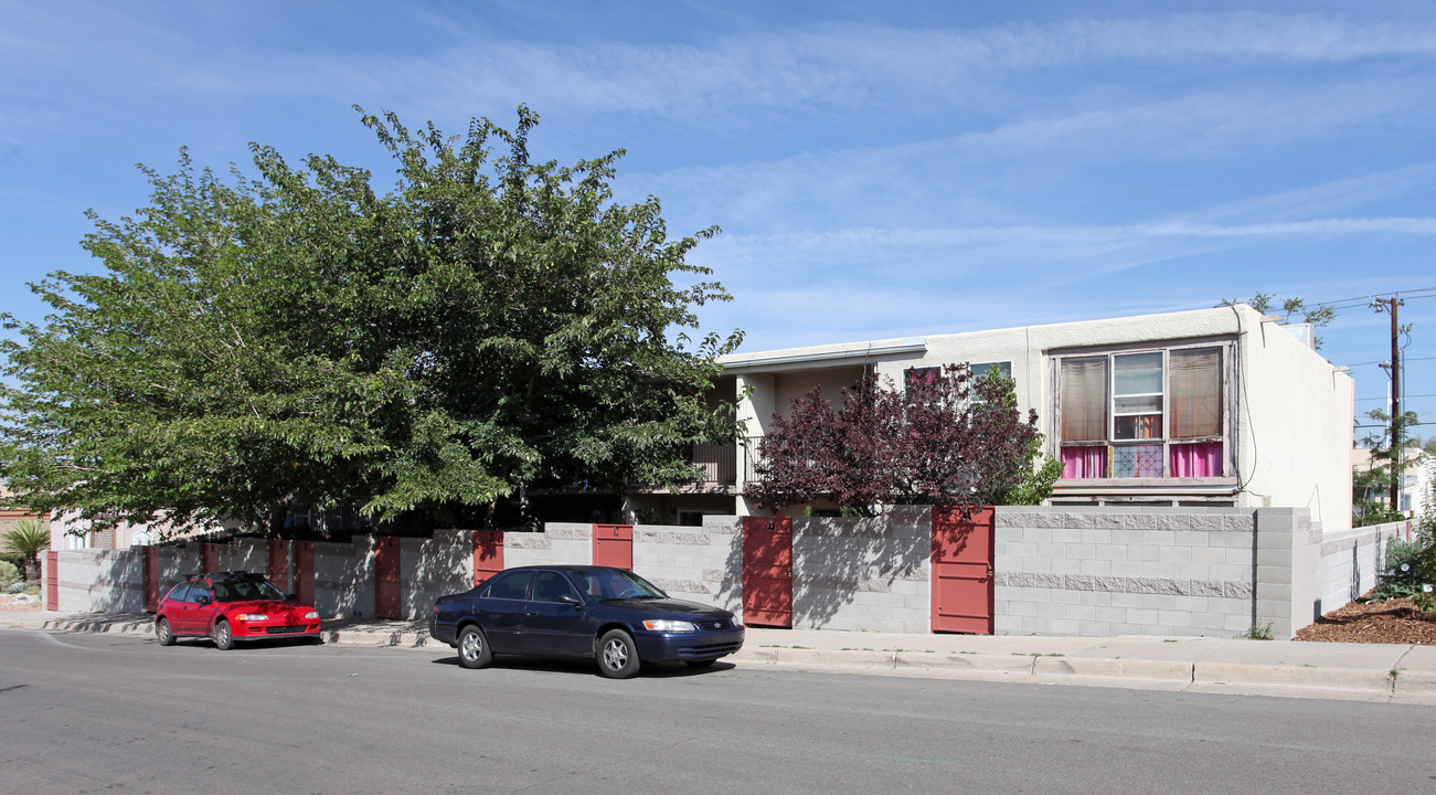 3911 Silver Ave SE in Albuquerque, NM - Building Photo