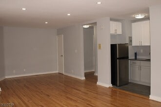 819 Bloomfield Ave in Montclair, NJ - Building Photo - Building Photo