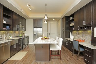 Uptown by Onni in Dallas, TX - Building Photo