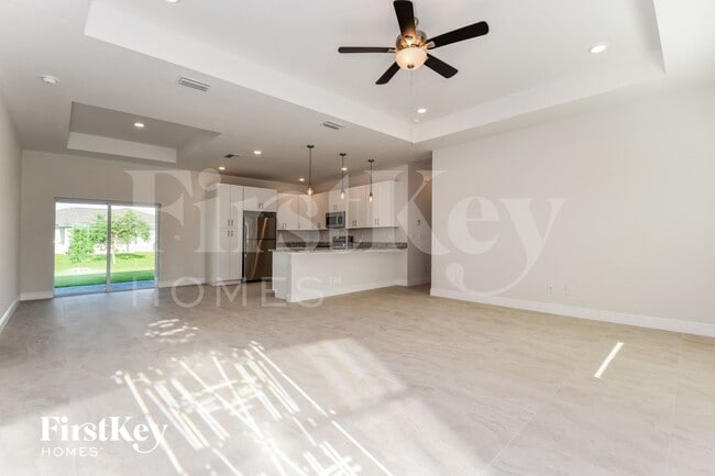 1424 NE 1st Ave in Cape Coral, FL - Building Photo - Building Photo