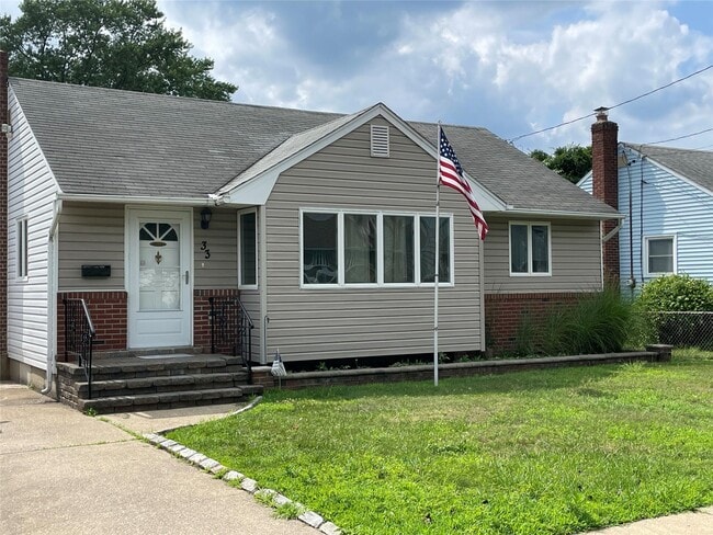 property at 33 Gardner Ave