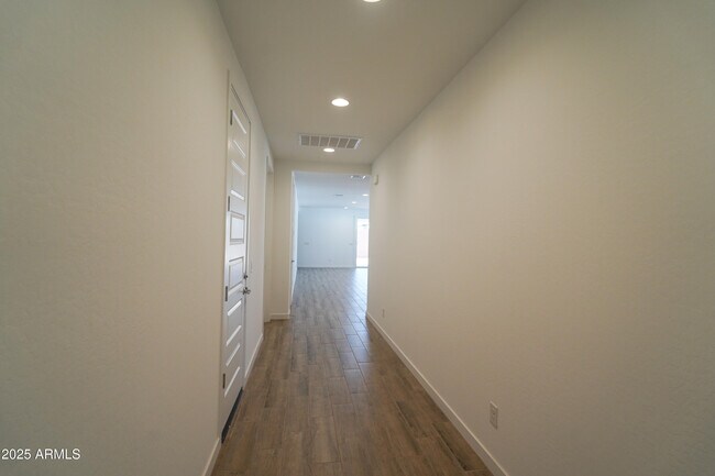 8136 E Petra Ave in Mesa, AZ - Building Photo - Building Photo