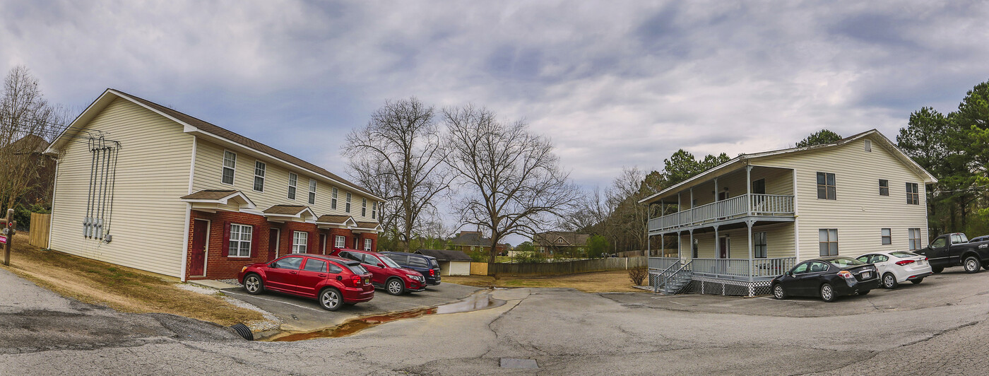 49 Pierce Rd in Albertville, AL - Building Photo