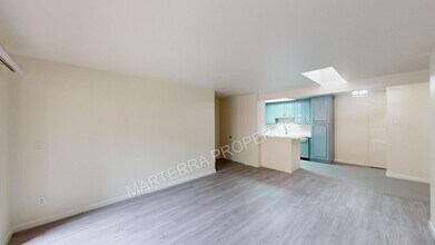 1001 MacArthur Blvd in Santa Ana, CA - Building Photo - Building Photo