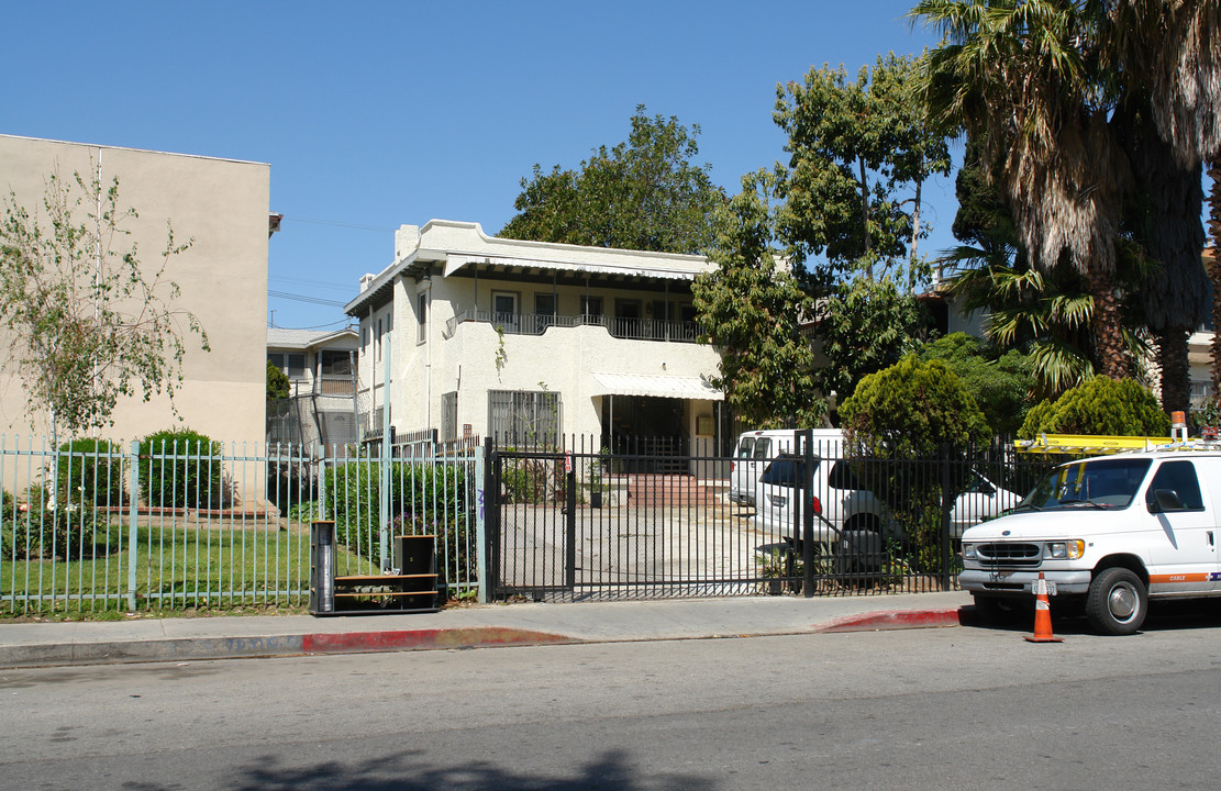 231 S Alexandria Ave in Los Angeles, CA - Building Photo