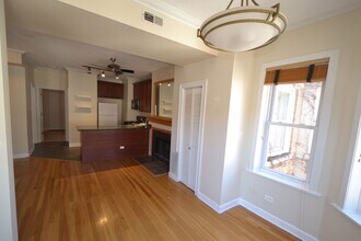 879 W Cornelia Ave in Chicago, IL - Building Photo - Building Photo