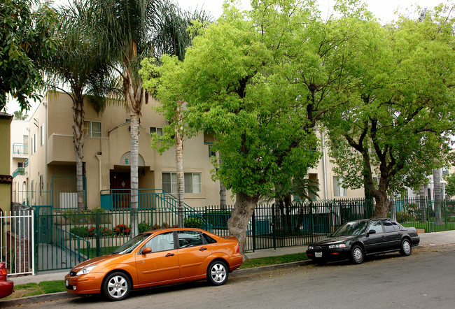 New Hampshire Apartments in Los Angeles, CA - Building Photo - Building Photo