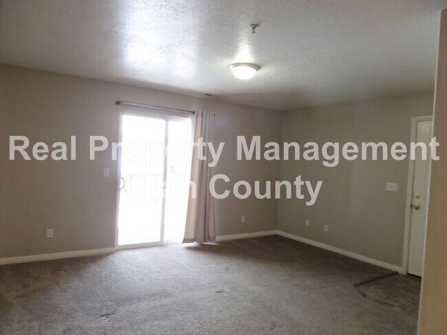 3397 E Ridge Rte Rd in Eagle Mountain, UT - Building Photo - Building Photo