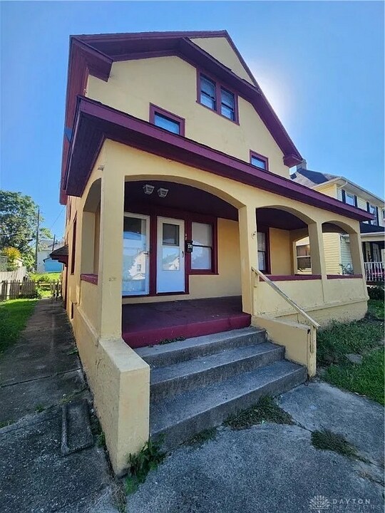48 Indiana Ave in Dayton, OH - Building Photo