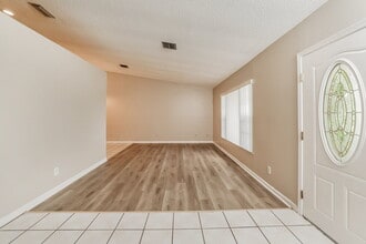 276 Ponce De Leon St in Royal Palm Beach, FL - Foto de edificio - Building Photo