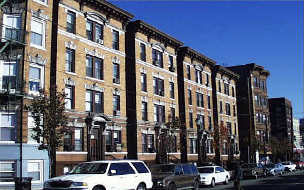 304 60th St in West New York, NJ - Building Photo - Building Photo