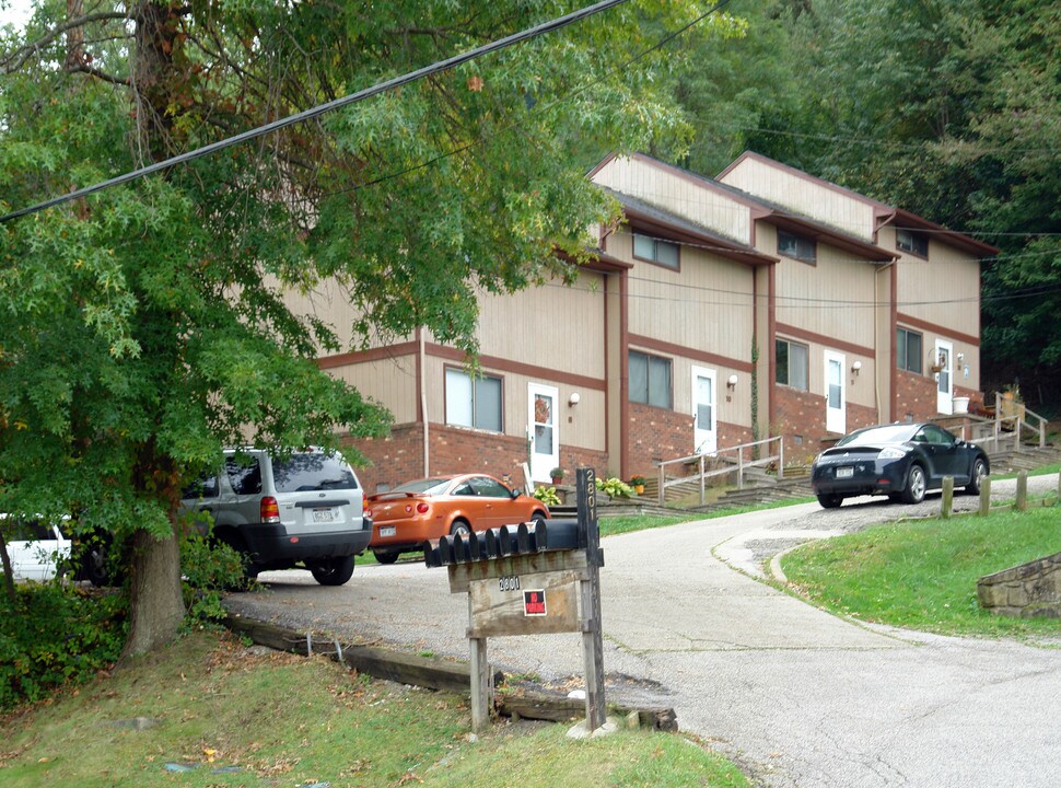 2801 Chesterfield Ave in Charleston, WV - Building Photo
