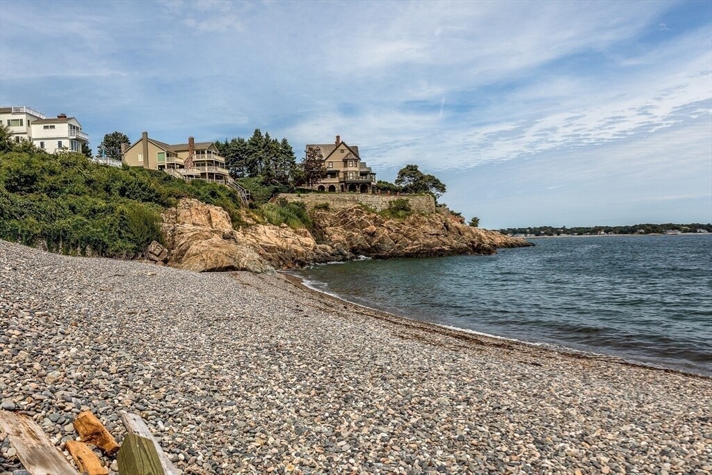 8 Jackson Rd in Marblehead, MA - Building Photo