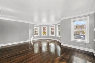 5804 N Artesian Ave, Unit 1 in Chicago, IL - Foto de edificio - Building Photo