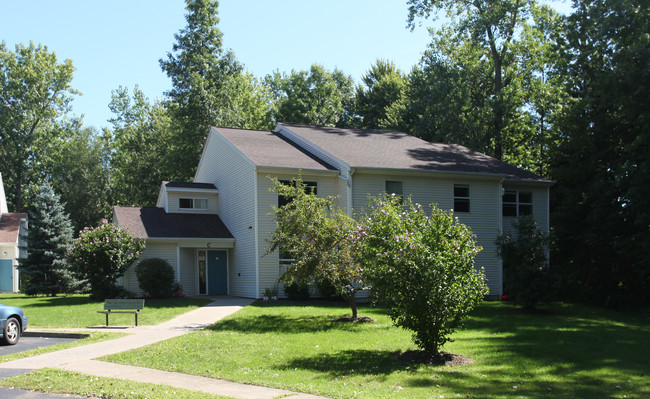 Holly Grove Apartments in Holley, NY - Foto de edificio - Building Photo