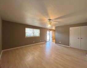 3212 47th St in Lubbock, TX - Building Photo - Building Photo