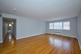 2611 W Fitch Ave-Unit -2W in Chicago, IL - Building Photo - Building Photo