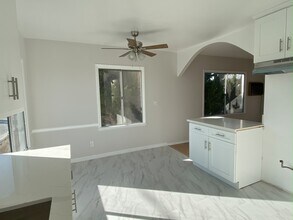 12641 Vanowen St, Unit 4 in Los Angeles, CA - Building Photo - Building Photo