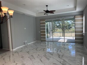 7553 Campus Cove in Sarasota, FL - Building Photo - Building Photo