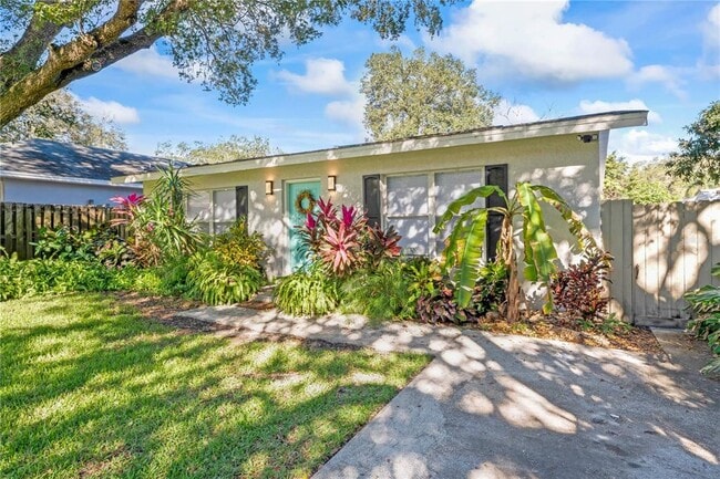 618 4th Ave NE in Largo, FL - Building Photo - Building Photo