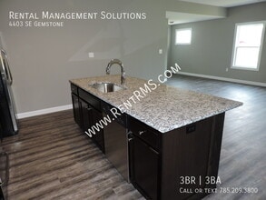 4403 SE Gemstone Ln in Topeka, KS - Building Photo - Building Photo