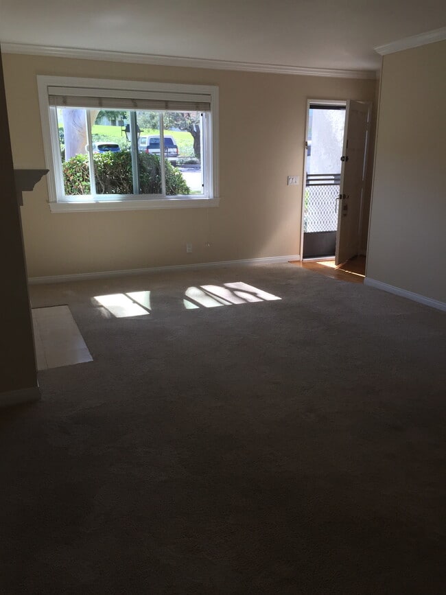 237 Green Lea Pl in Thousand Oaks, CA - Building Photo - Building Photo