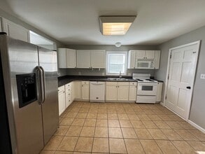 210 Auten Cir in Mount Holly, NC - Building Photo - Building Photo