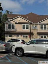 144 Harding Ave in Edison, NJ - Building Photo - Building Photo