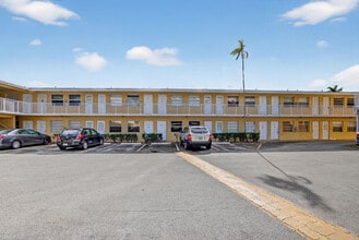 4051 NE 13th Ave in Oakland Park, FL - Building Photo - Building Photo