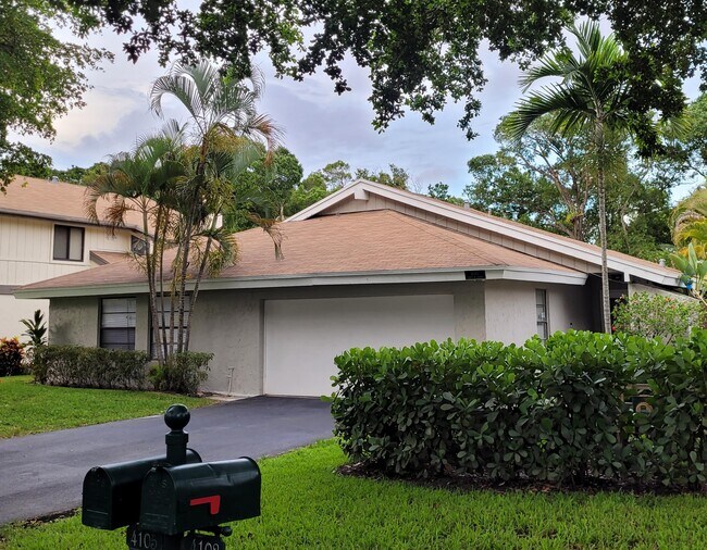 property at 4105 N 48th Ave