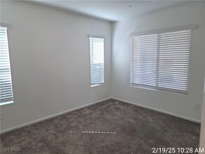 129 Lomita Heights Dr in Las Vegas, NV - Building Photo - Building Photo