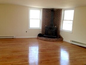 16 Warren Ter, Unit 1L in Newton, MA - Building Photo - Building Photo