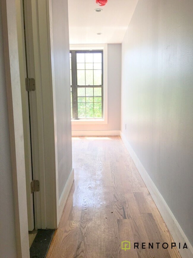 1556 Greene Ave in Brooklyn, NY - Building Photo - Building Photo