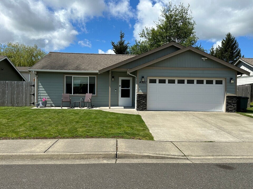 4981 Sunset Park Pl in Ferndale, WA - Building Photo