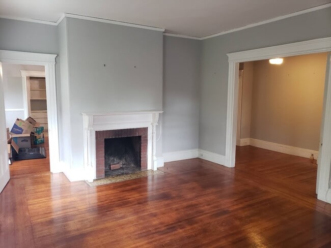 56 Maple Plz, Unit 1