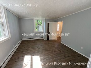 2501 Highland Ave in Cincinnati, OH - Building Photo - Building Photo