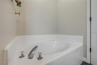 2713 Needle Palm Dr in Edgewater, FL - Building Photo - Building Photo