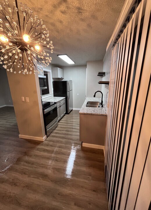 1200 N Cedar Ave in Tahlequah, OK - Building Photo