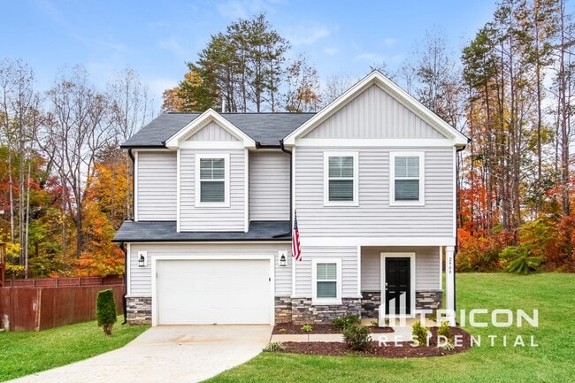property at 2900 Dallas Ct