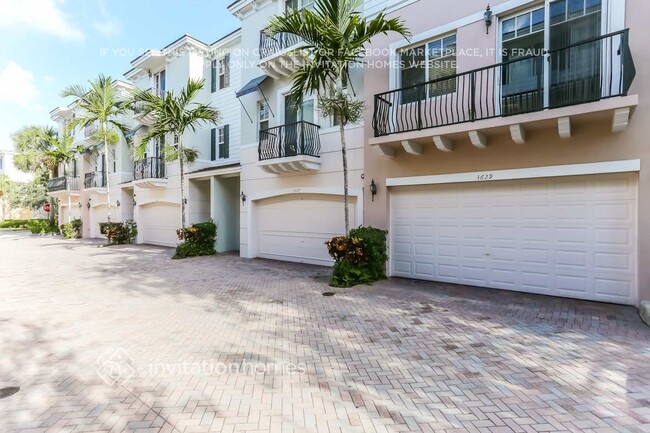 3627 NW 5th Terrace in Boca Raton, FL - Building Photo - Building Photo