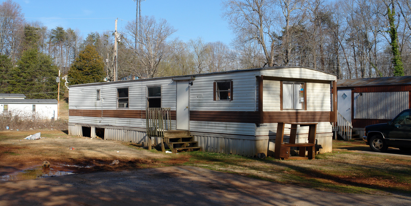 123 Cotton Ln in Easley, SC - Building Photo