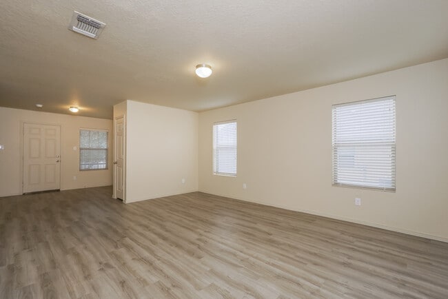7530 Whispine in San Antonio, TX - Building Photo - Building Photo